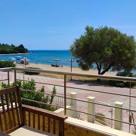 펜션 Porto Maria Beachfront 게라크니
